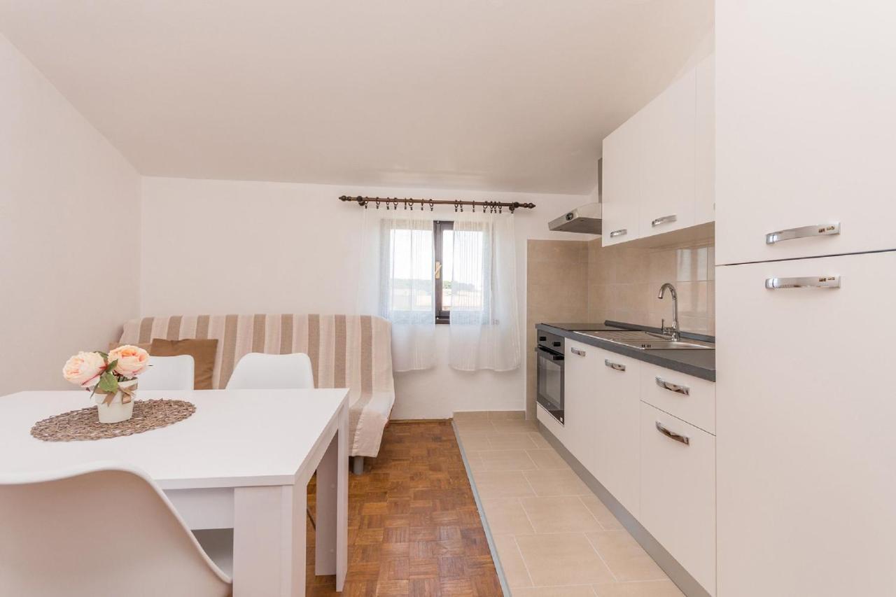 Apartment Lucija Biograd Na Moru Exteriör bild