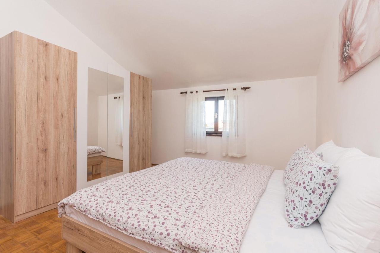 Apartment Lucija Biograd Na Moru Exteriör bild