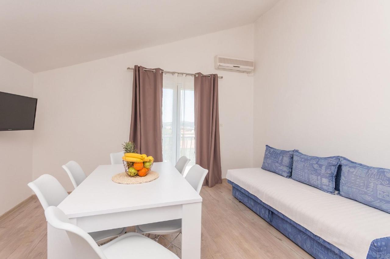 Apartment Lucija Biograd Na Moru Exteriör bild