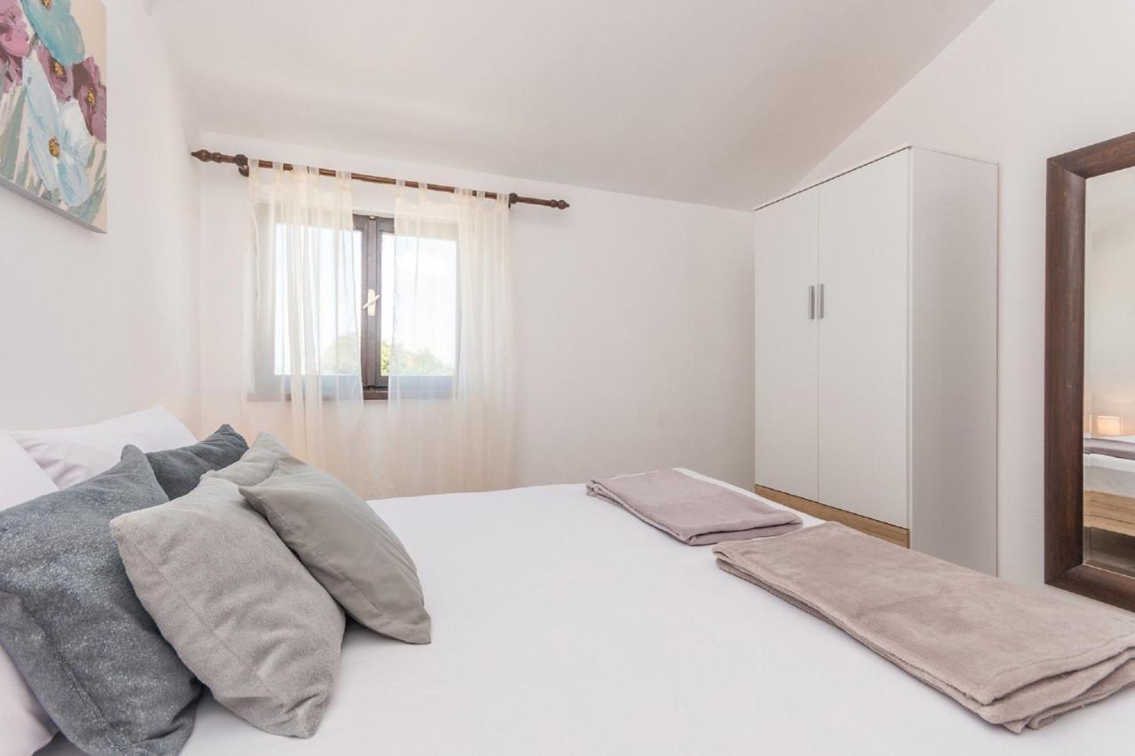 Apartment Lucija Biograd Na Moru Exteriör bild